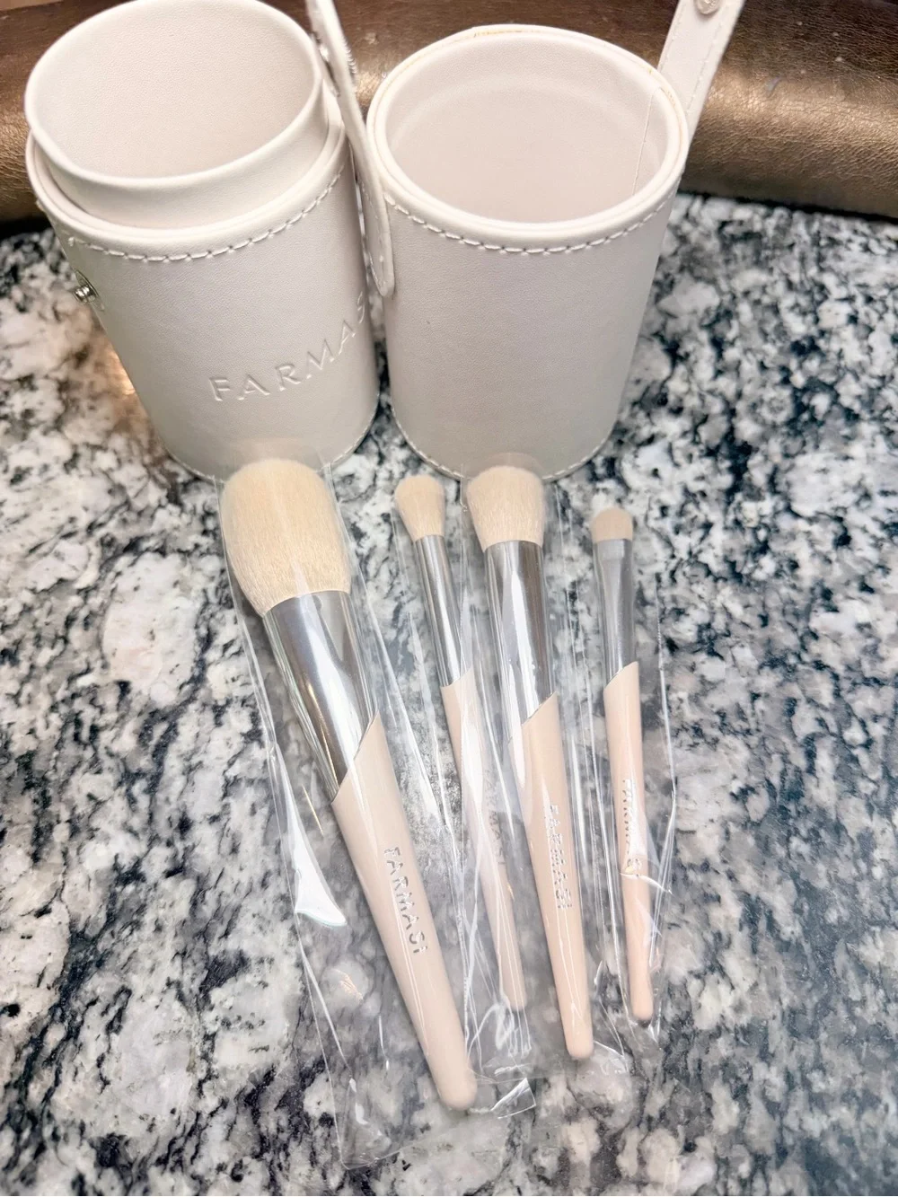 Farmasi Cream Faux Leather Brush Cup with Protective Travel Brushes